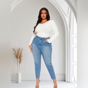 FASHION NOVA HIGH WAISTED WIFEY MED WASH SKINNY JEANS NWT  SIZE 16